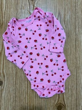 7/$20 Joe Fresh Pink Cherry & Strawberry Print Long-Sleeve Baby One-Piece Cotton